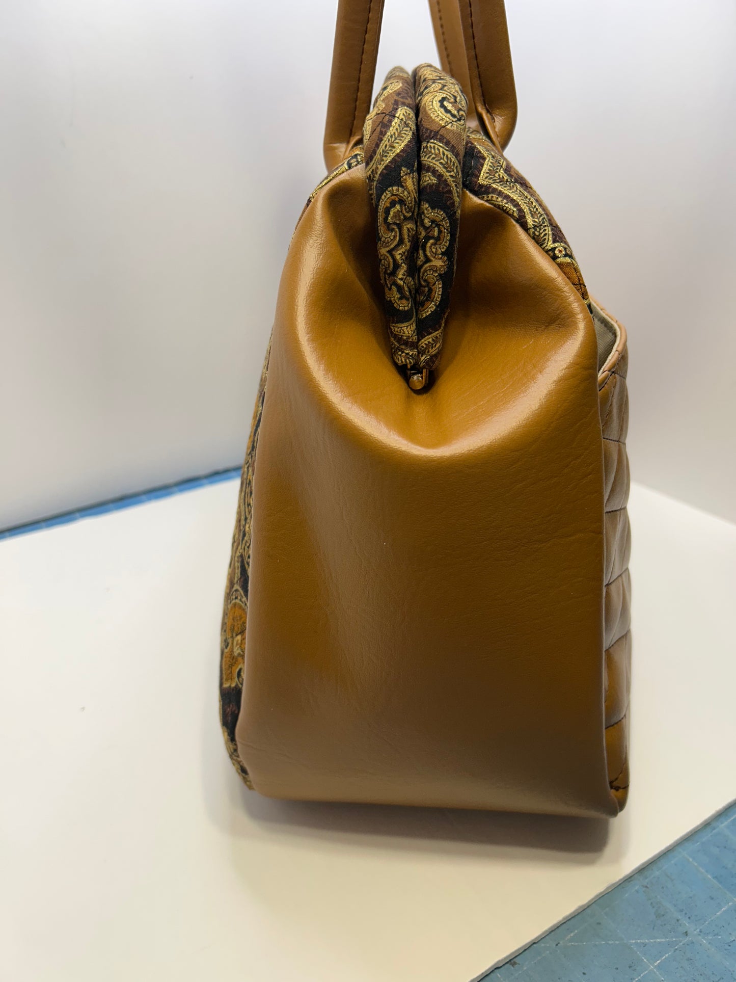 Carpet Bag Light brown quilted