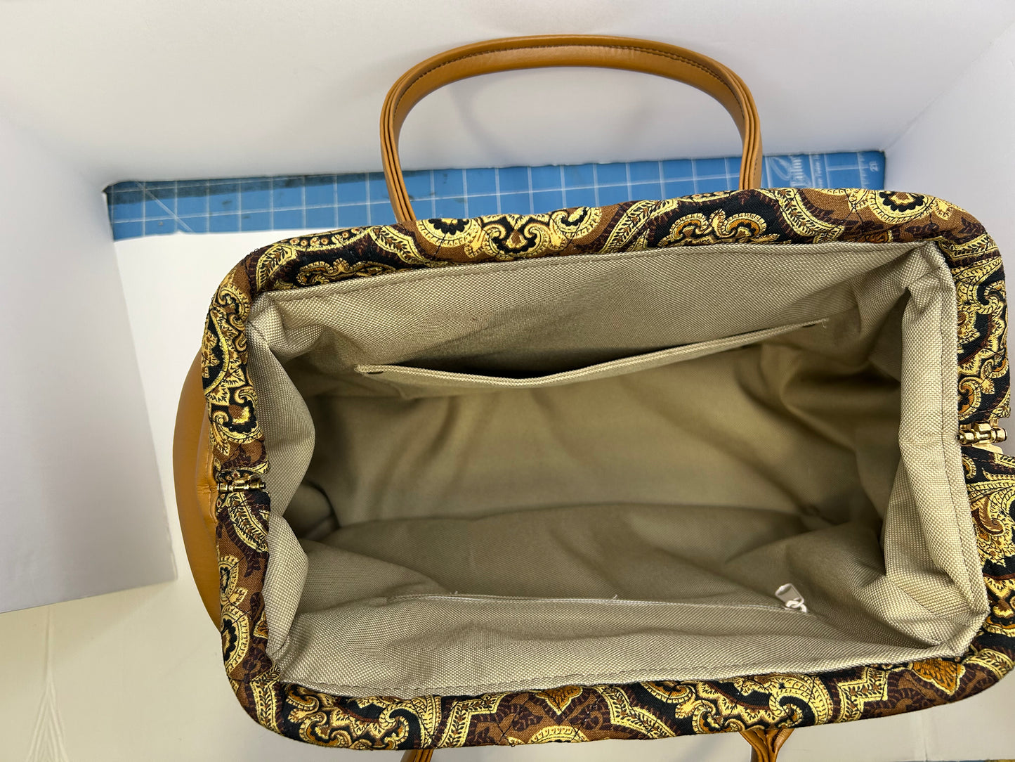 Carpet Bag Light brown quilted