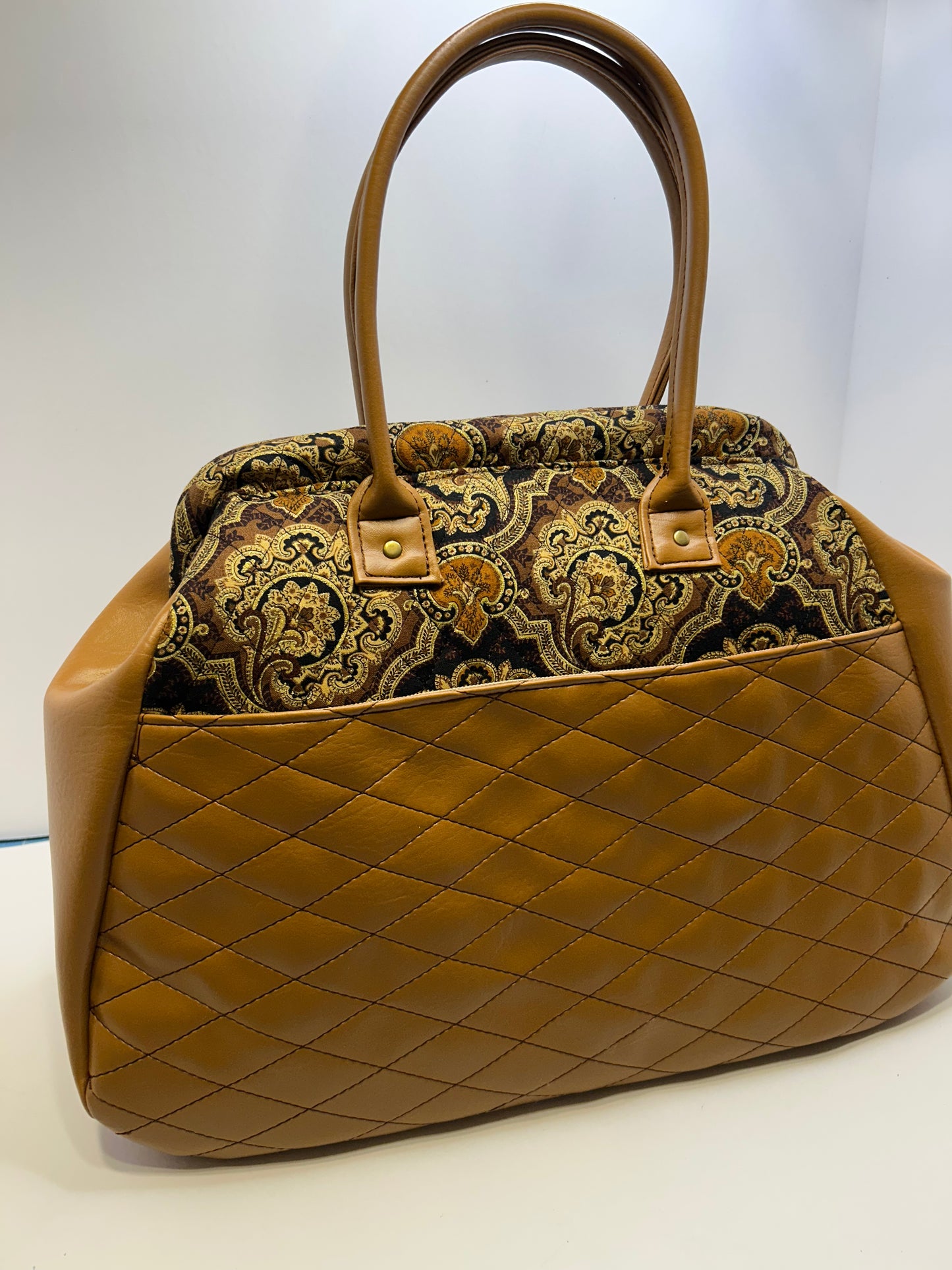 Carpet Bag Light brown quilted