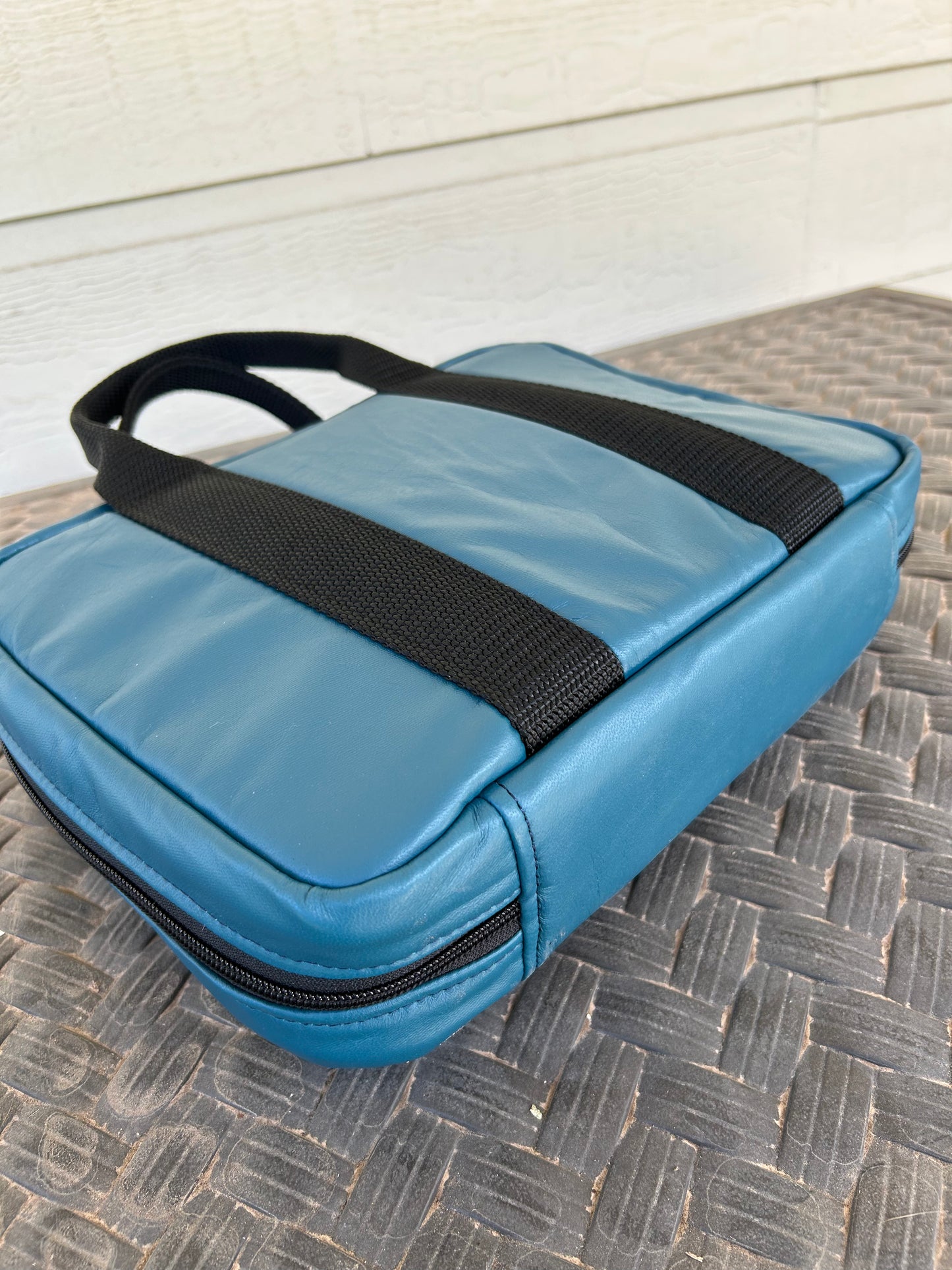Wildbunch Teal Leather gun case