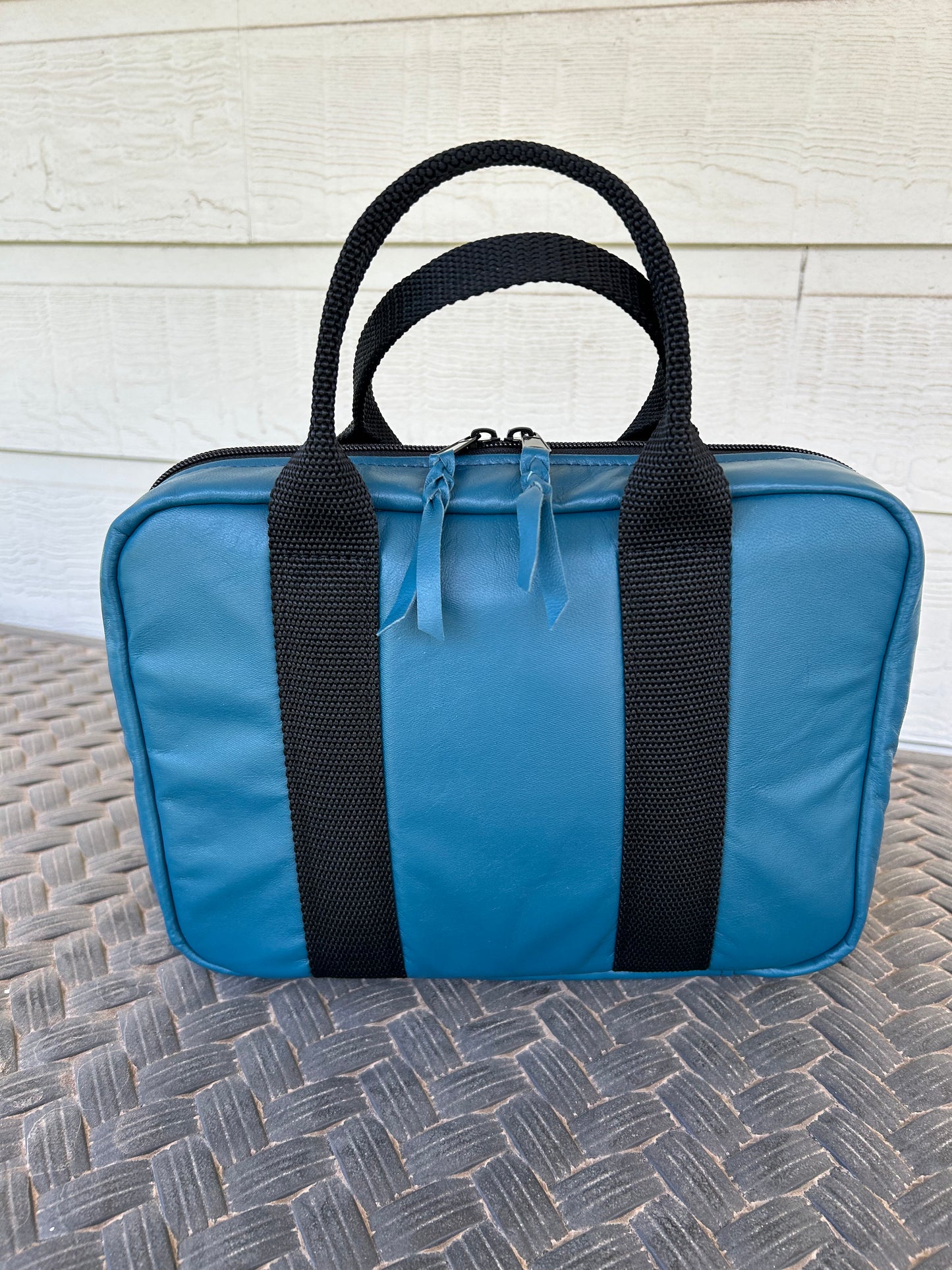 Wildbunch Teal Leather gun case